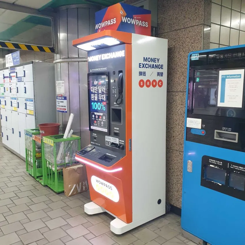 Sinchon Station (Line 2) - photo 1