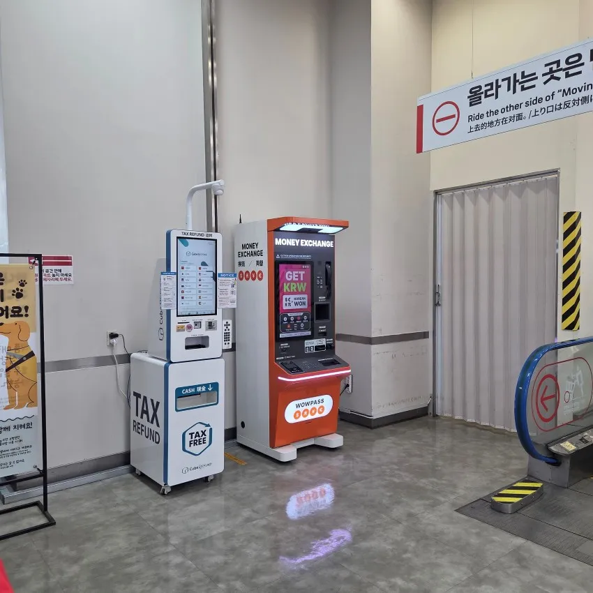 Lotte Mart Yeongjongdo - photo 2