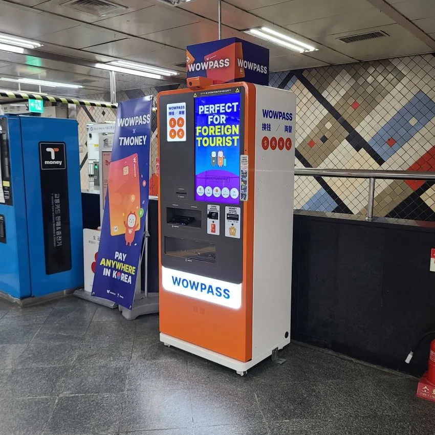 Sinsa Station (Line 3) - photo 2