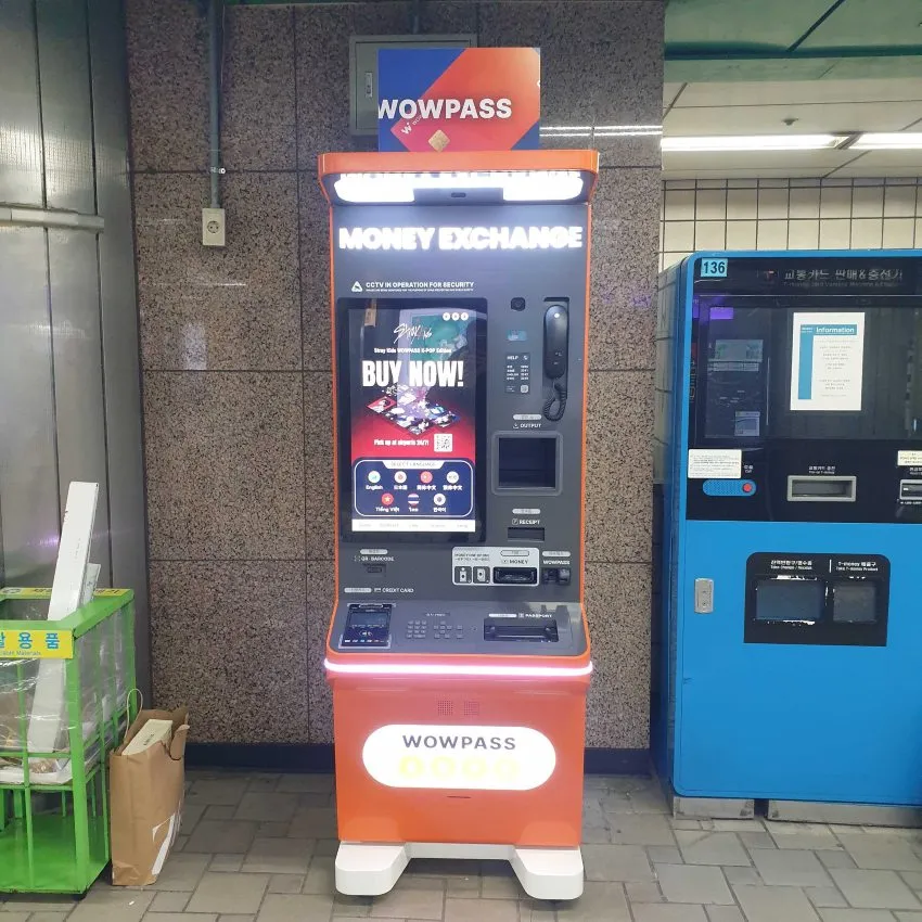 Sinchon Station (Line 2) - photo 2