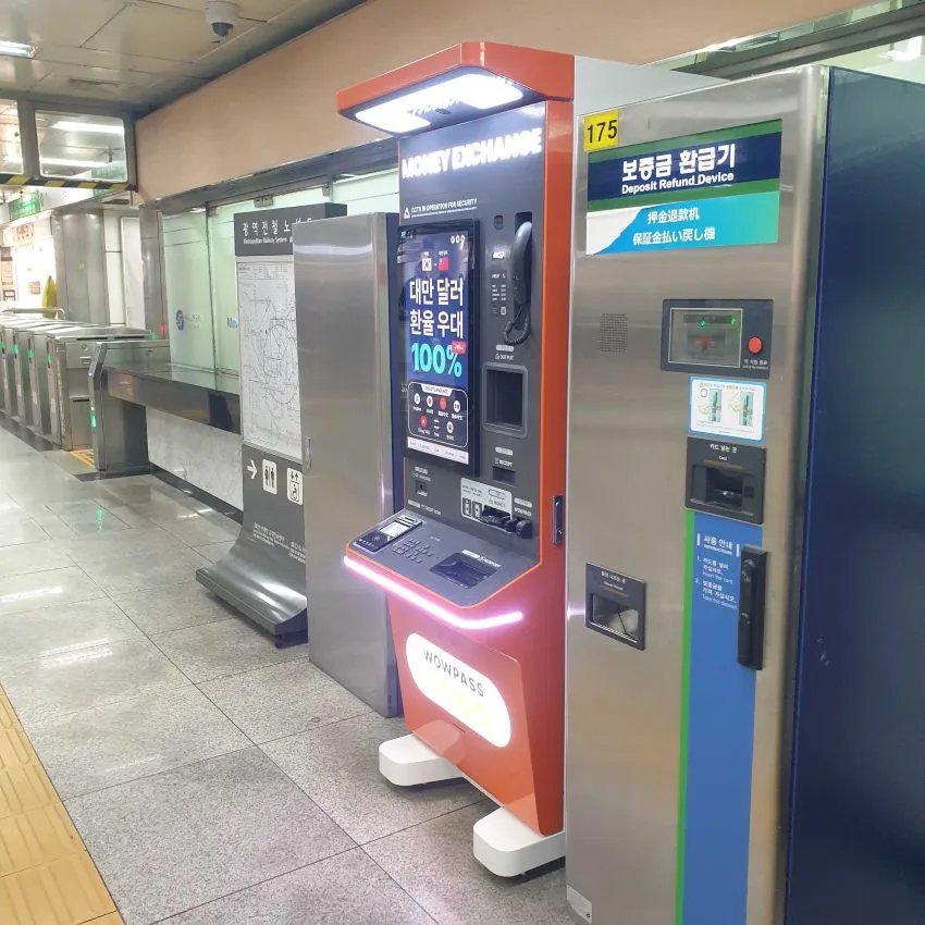 Ewha Womans Univ. Station - photo 3