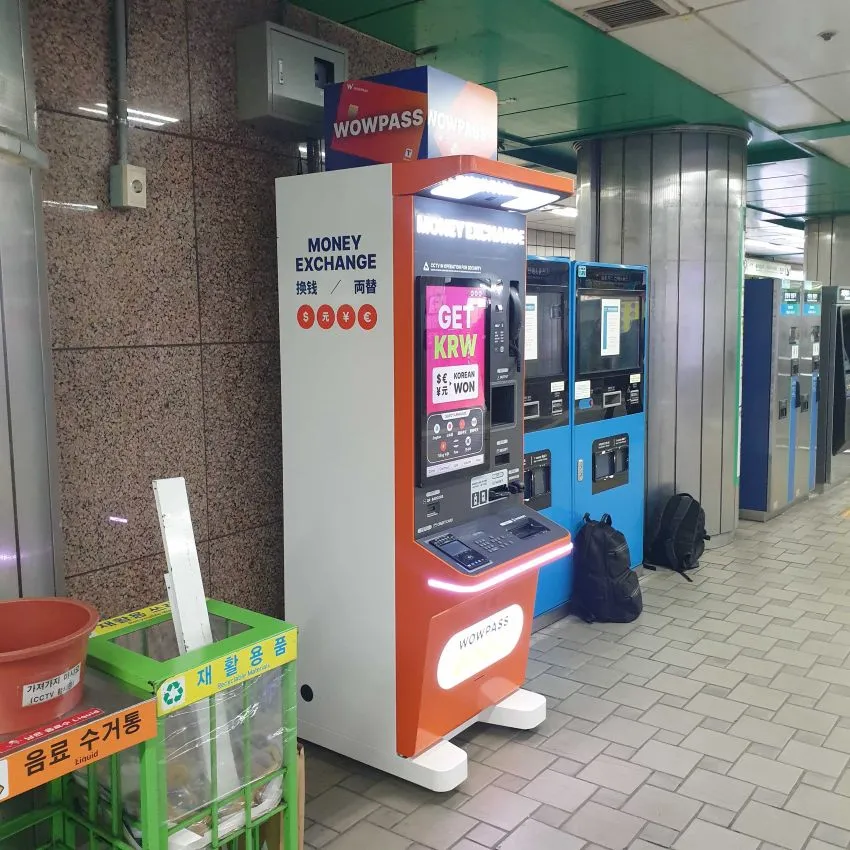 Sinchon Station (Line 2) - photo 3