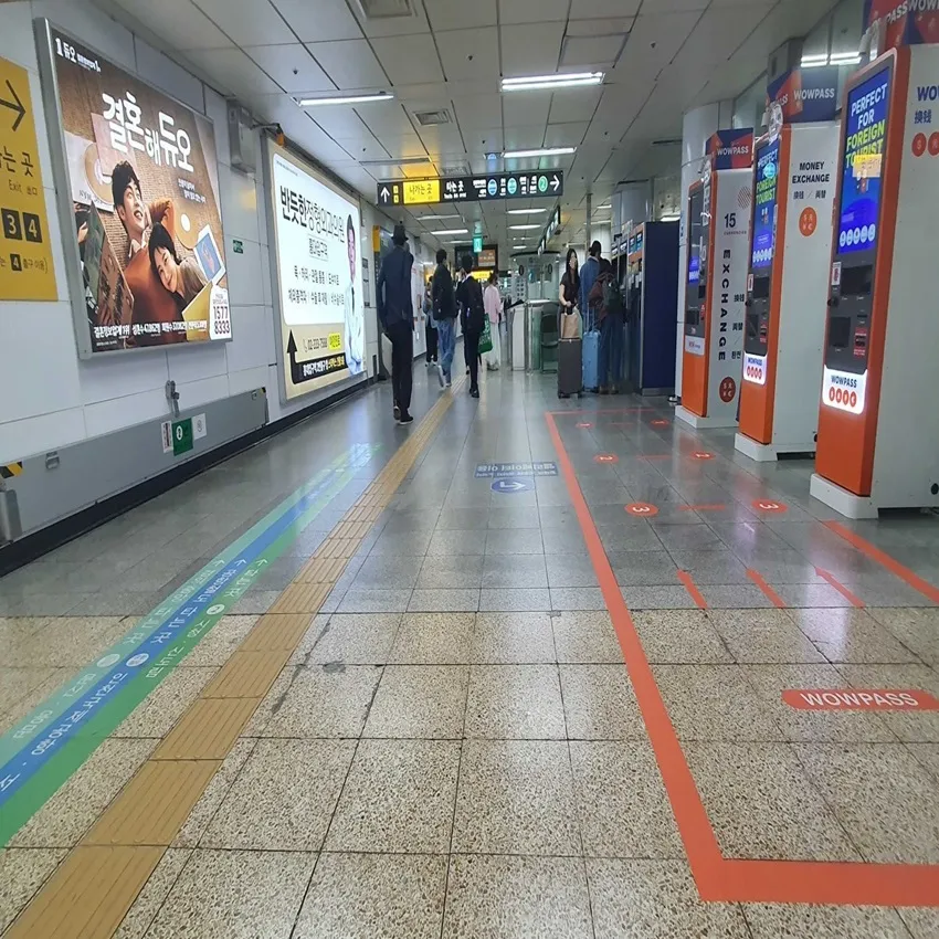 Hongik University Station - photo 3