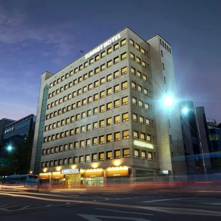 Summit Hotel - photo 1