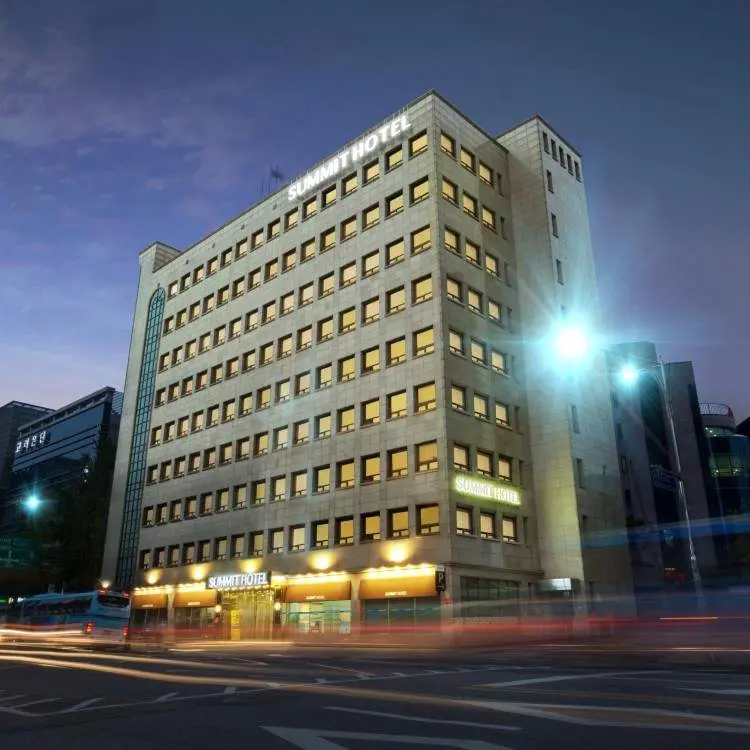 Summit Hotel